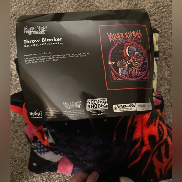 🤡🔪NWT Spirit Halloween Killer Klowns From Outer Space Blanket - Picture 3 of 3